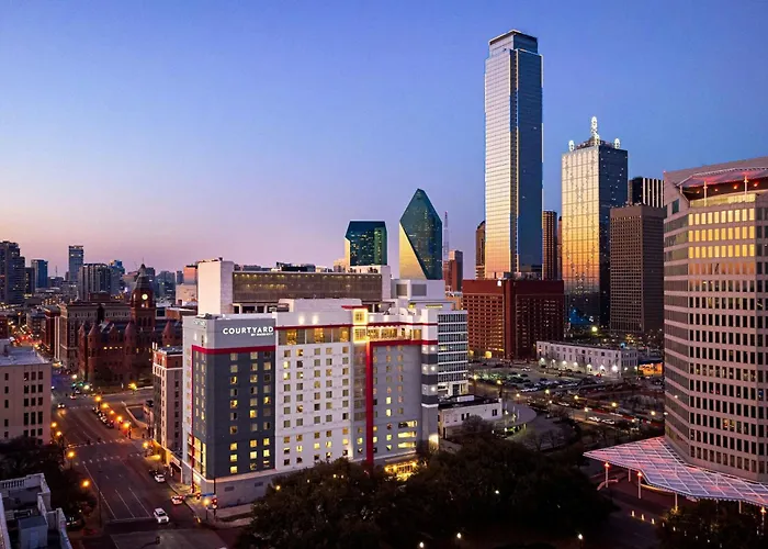 Courtyard By Marriott Dallas Downtown/Reunion District