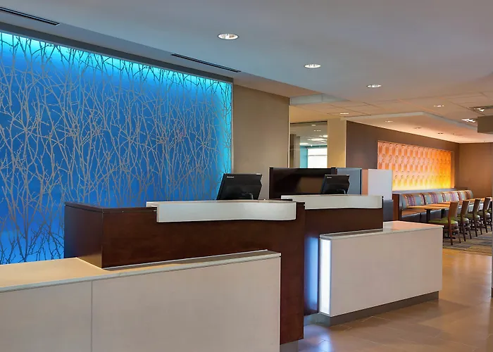 Fairfield Inn & Suites By Marriott Dallas West/I-30